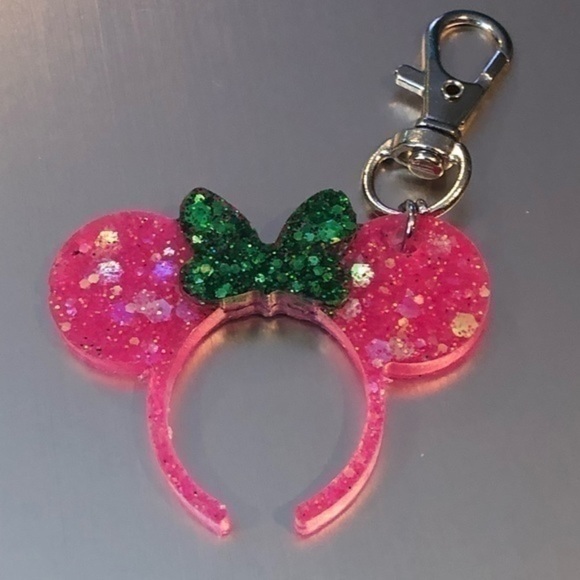Handmade Hot Pink & Green Glitter Minnie Mouse Ears Headband Resin Keychain - Picture 5 of 6